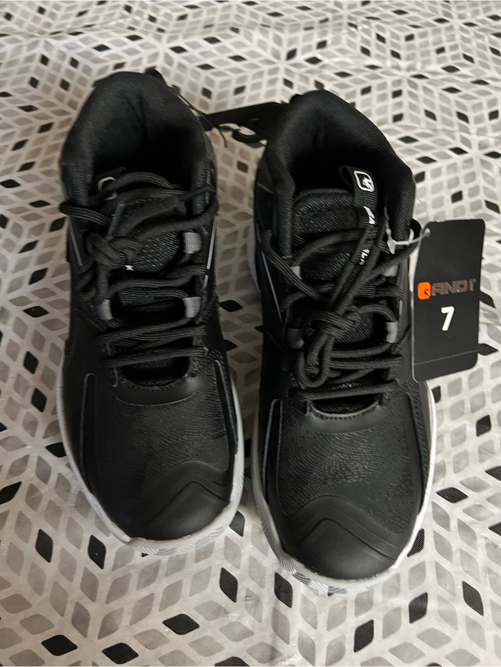 Men's Athletic Running Shoes in Black - Size 7